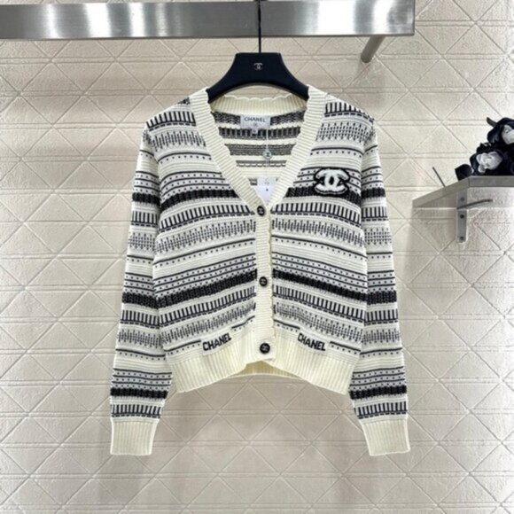 CHANEL Women's Black and Cream Cardigan - Picture 1 of 8
